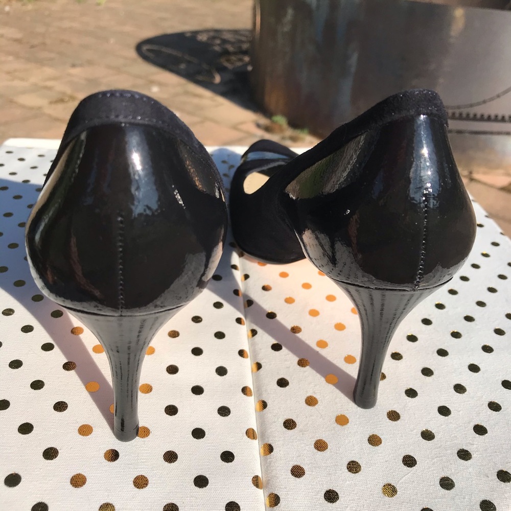 Ann Taylor Pumps (6.5) - Picture 4 of 9